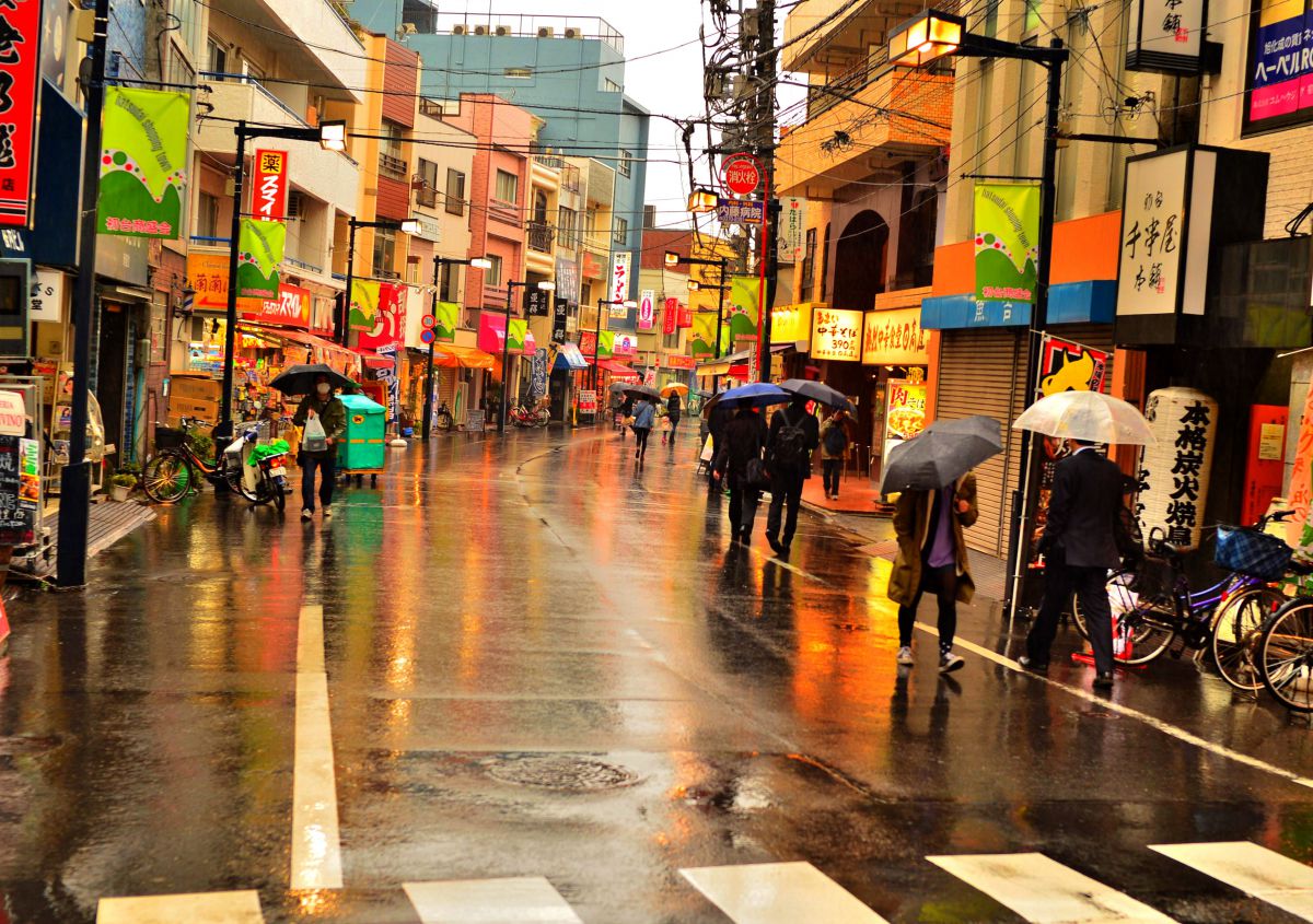 雨の商店街 街並み 建物 街並み Ganref