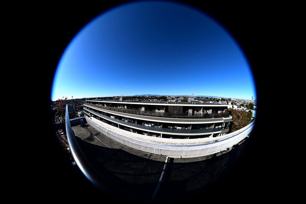 望遠鏡で見ると GANREF