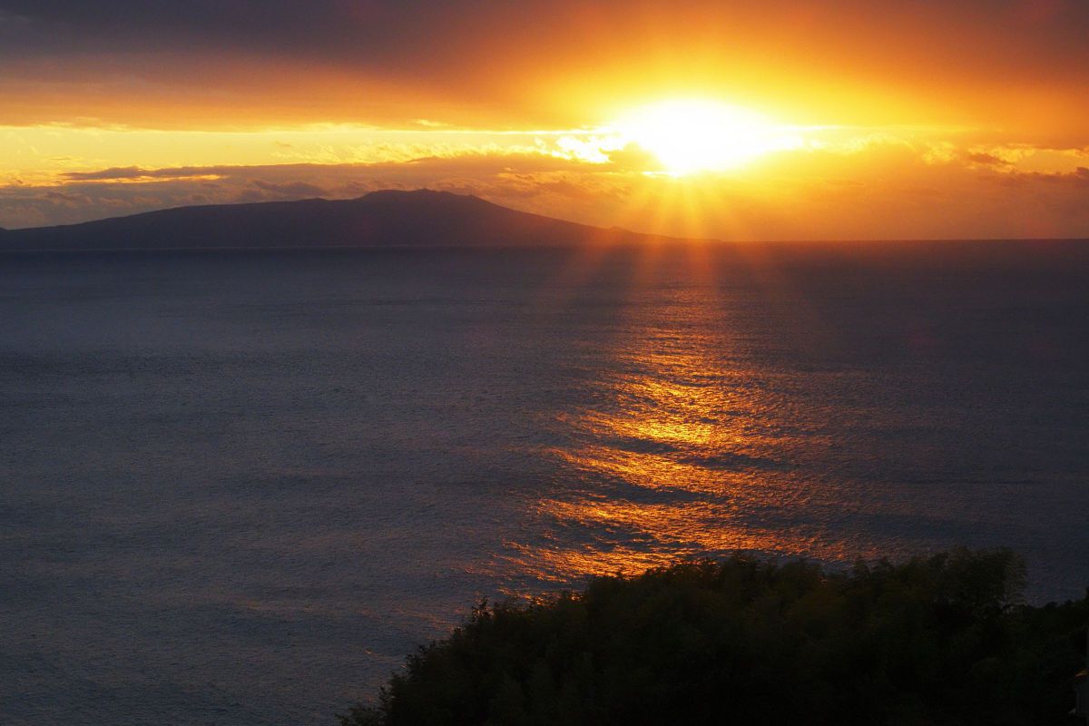 雲を切り裂く | GANREF