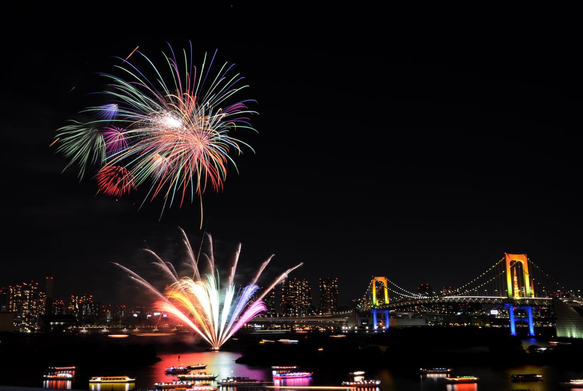 お台場 虹色の花火とレインボーブリッジ 自然 風景 その他 Ganref