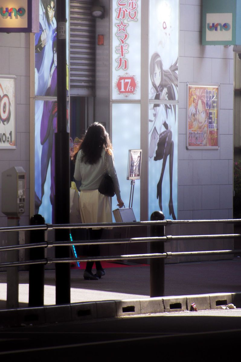 通りの向こう GANREF