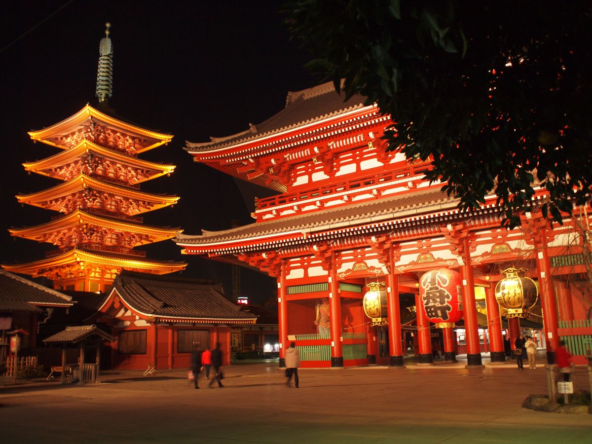 夜の浅草寺 街並み 建物 神社 寺 教会 Ganref
