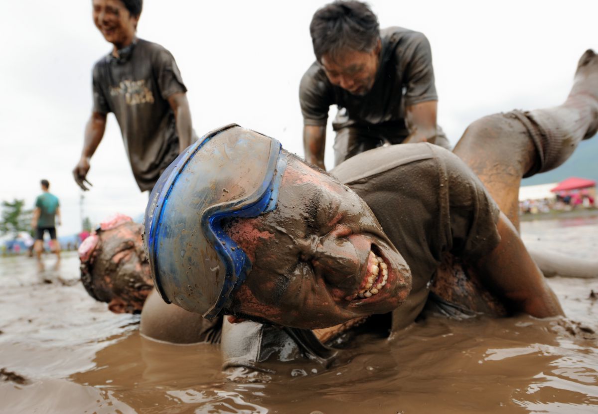 プロレス技をかけられ ギブアップする選手 スポーツ ウォータースポーツ Ganref