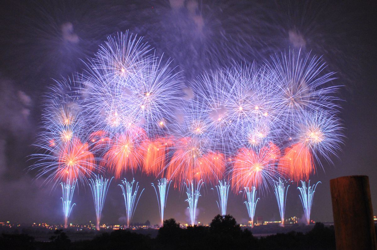 新潟県長岡花火大会 街並み 建物 夜景 Ganref
