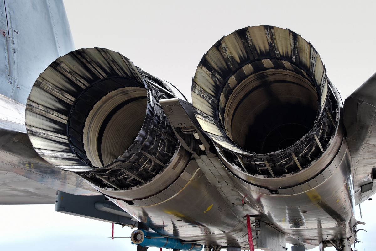 エンジンノズル 乗り物 交通 航空機 空港 Ganref