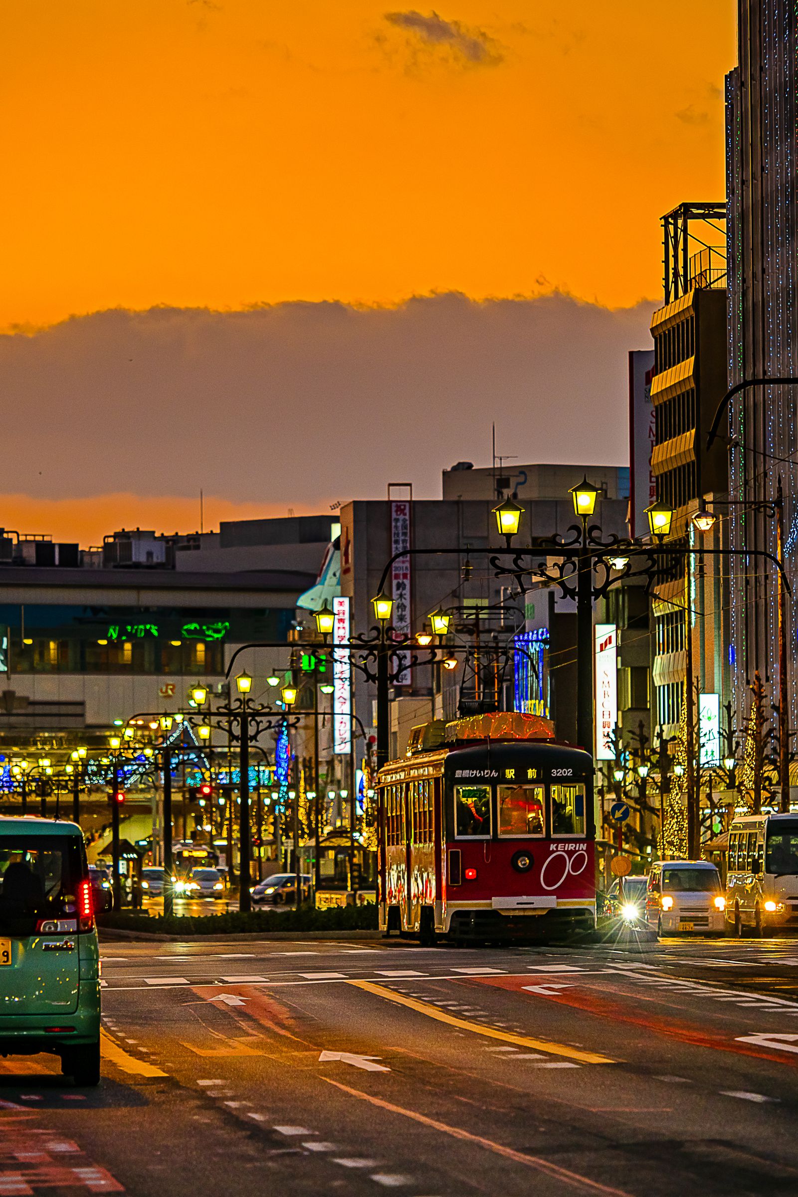 夕刻の喧騒 | GANREF