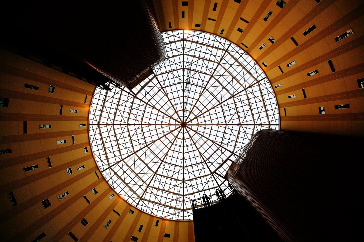 蜘蛛の巣 街並み 建物 店舗 Ganref