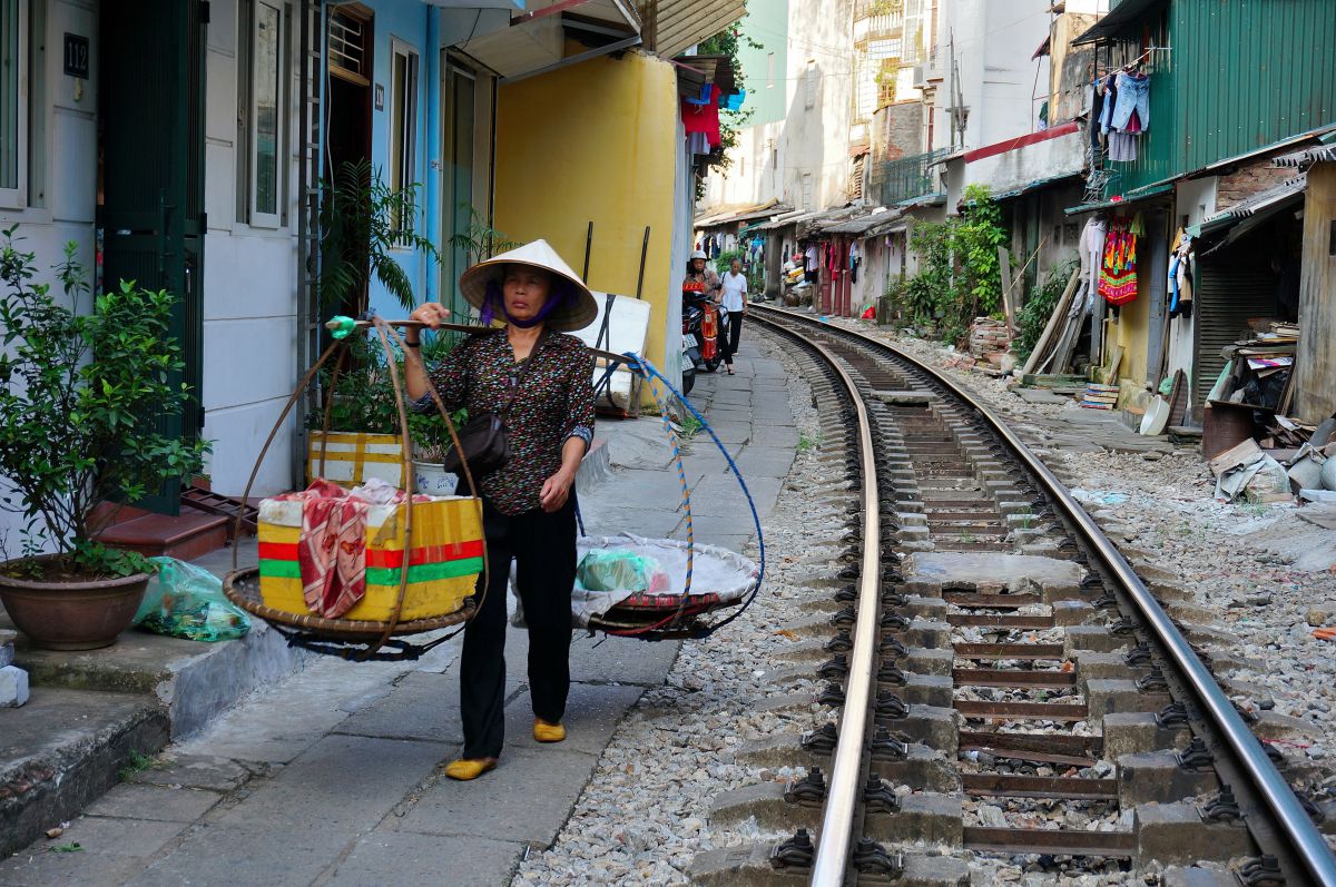 天秤棒を担ぐ日常 ライフ 日常生活 Ganref