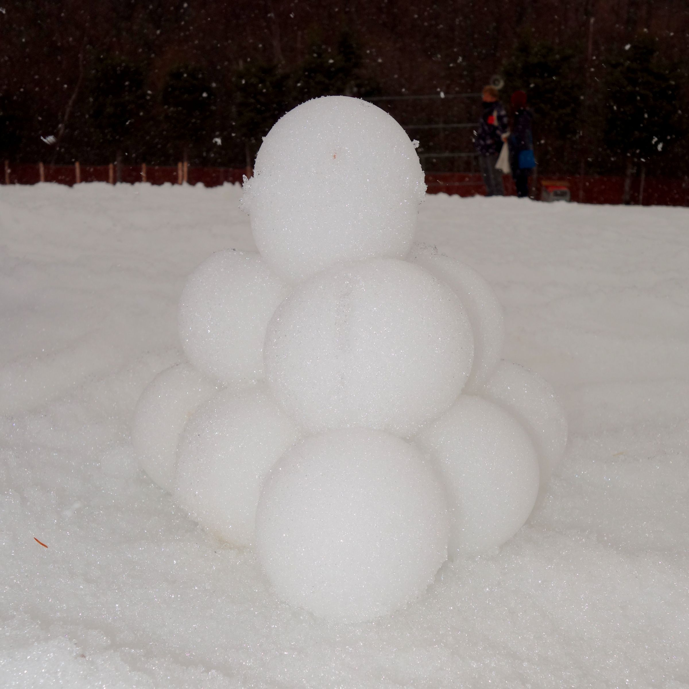 雪玉ピラミッド | GANREF