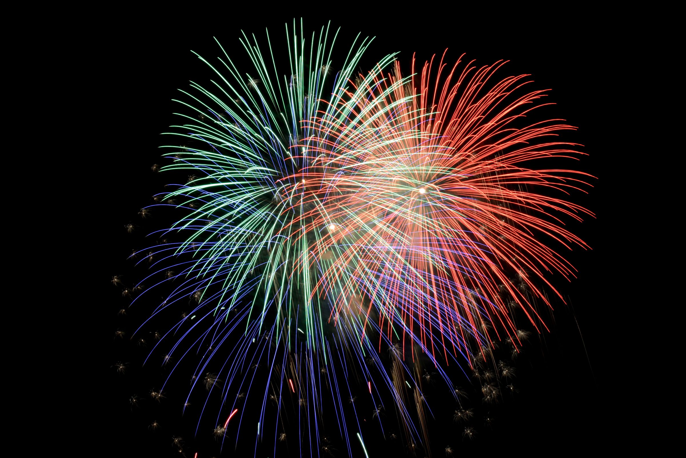 三連花火 サンセットフェスタIN天王崎2025 なめがたの湖上花火大会（行方市）の