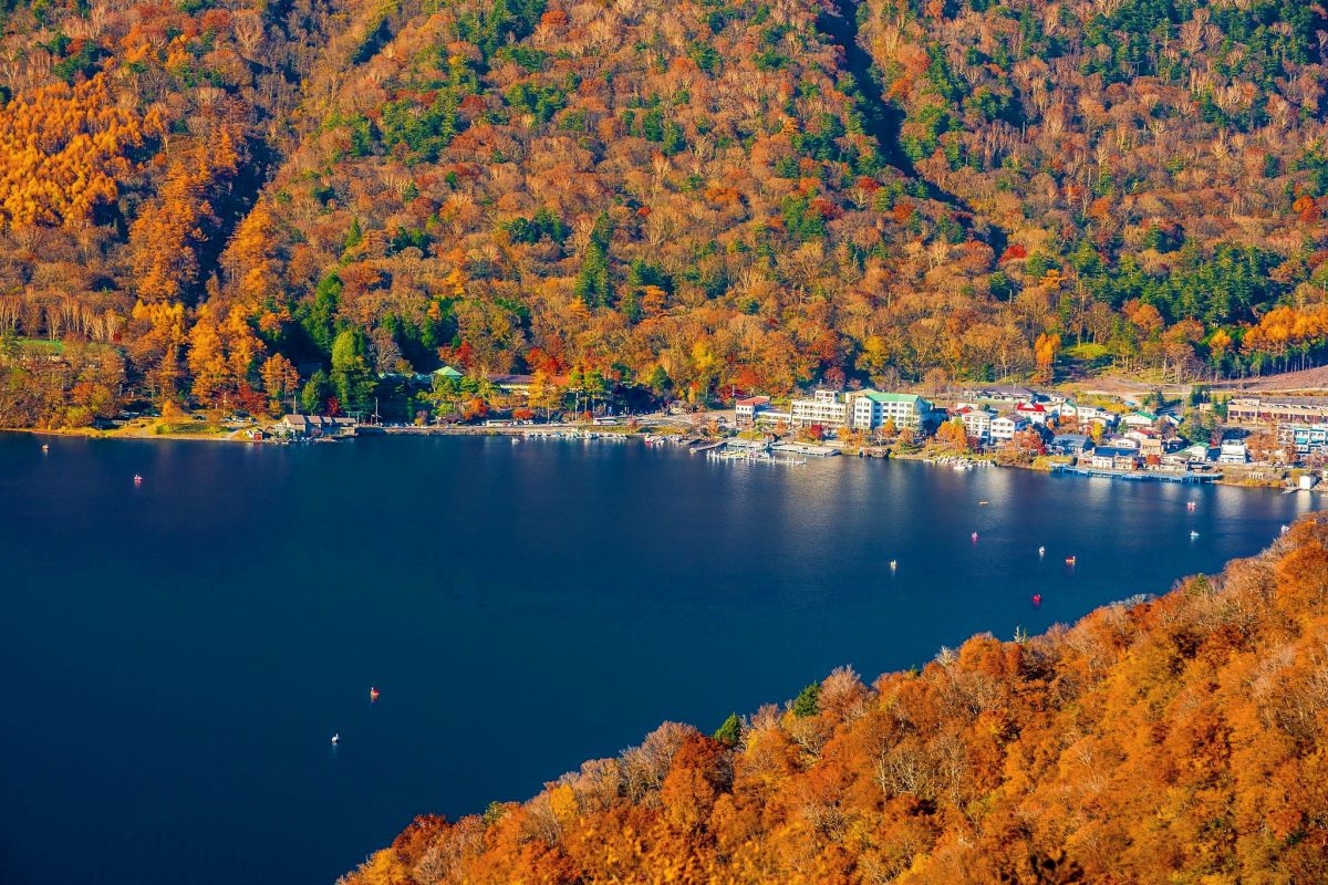 日光 中禅寺湖の紅葉 自然 風景 湖沼 Ganref