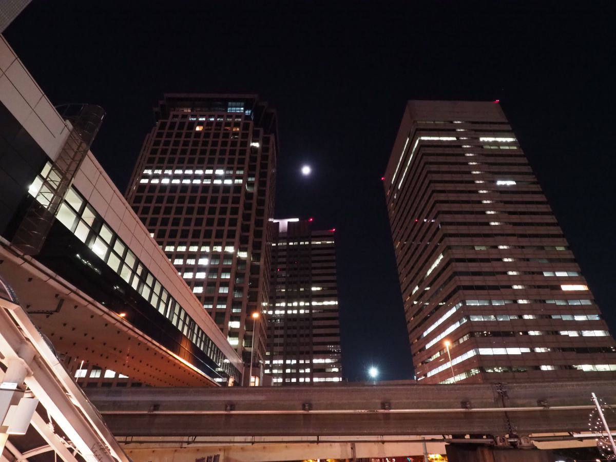 東京モノレール天王洲アイル駅からの眺め 街並み 建物 夜景 Ganref