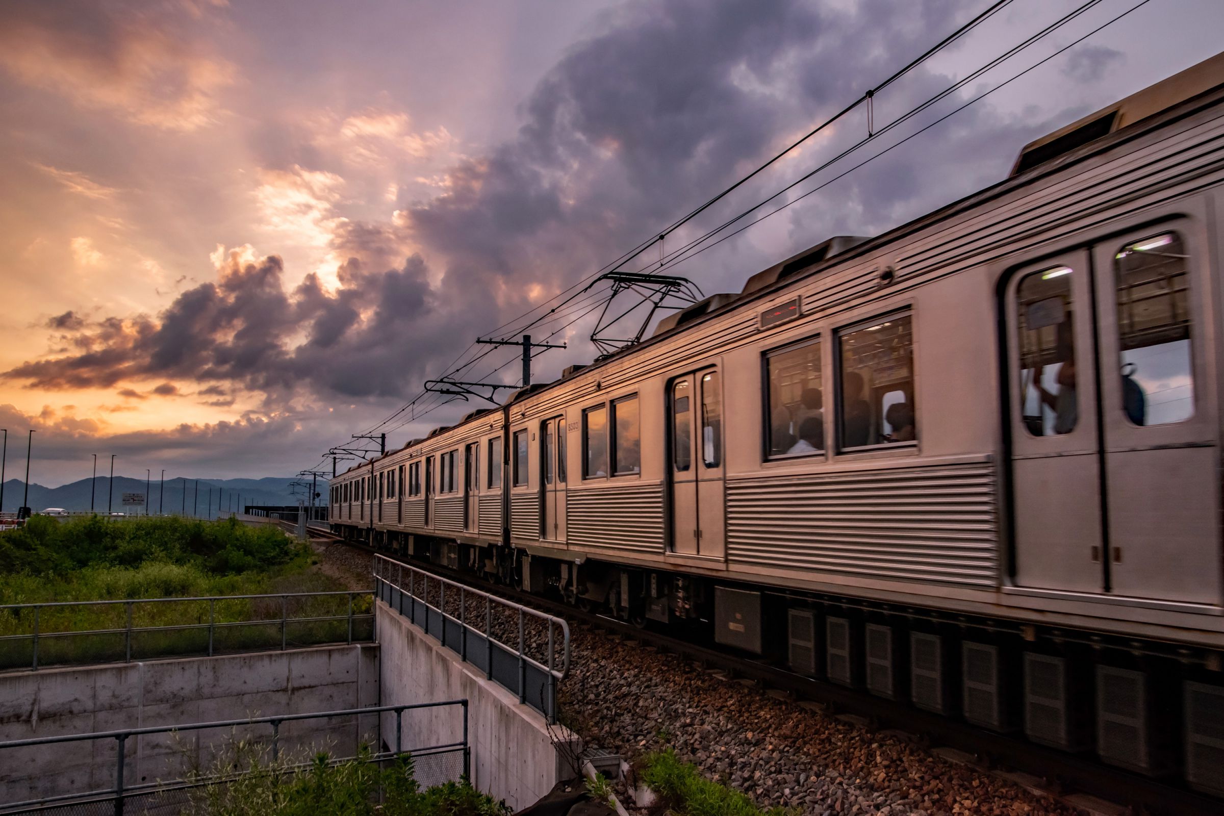 夕暮れ列車 | GANREF