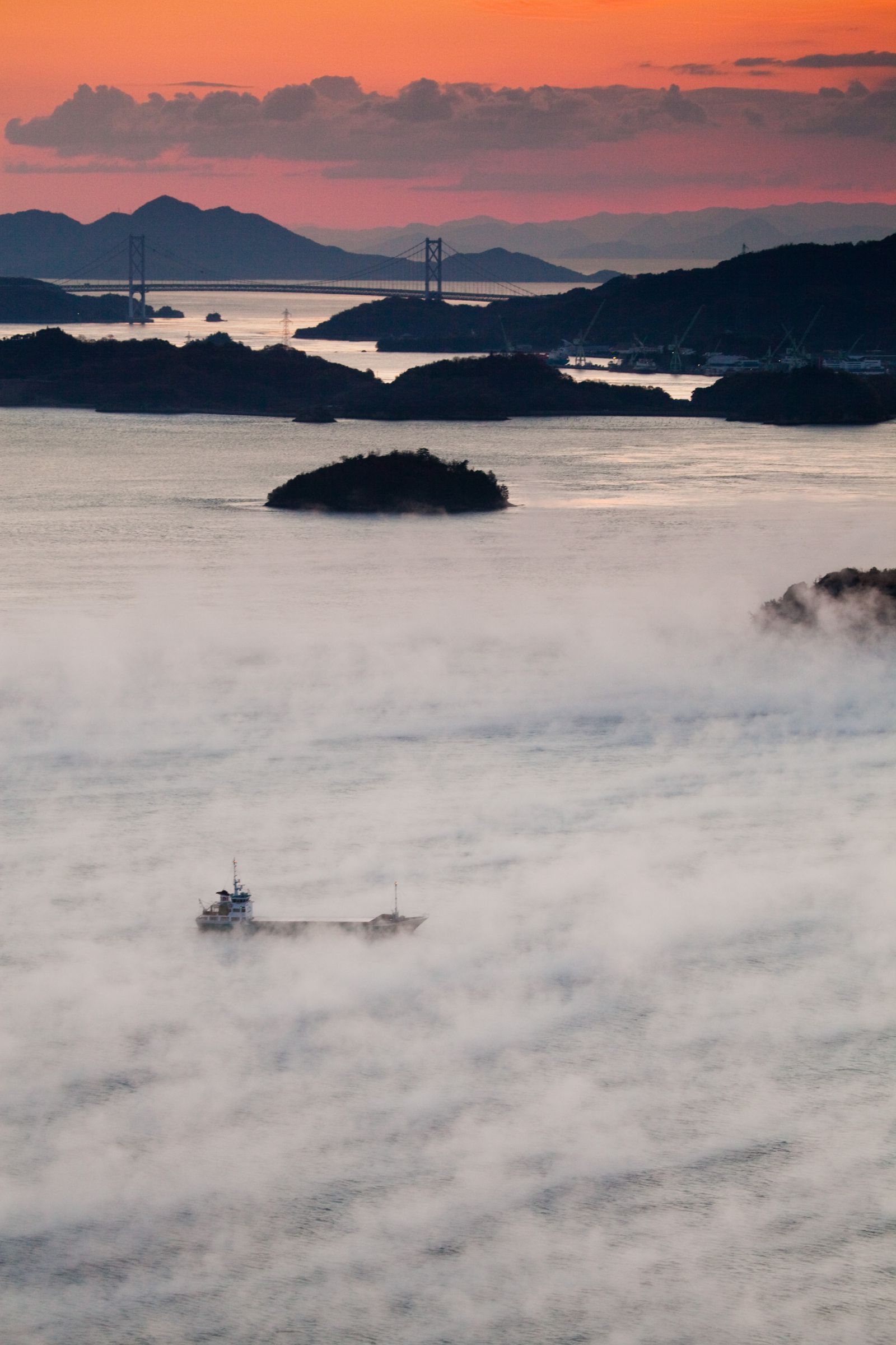 しまなみ海道と海霧 | GANREF