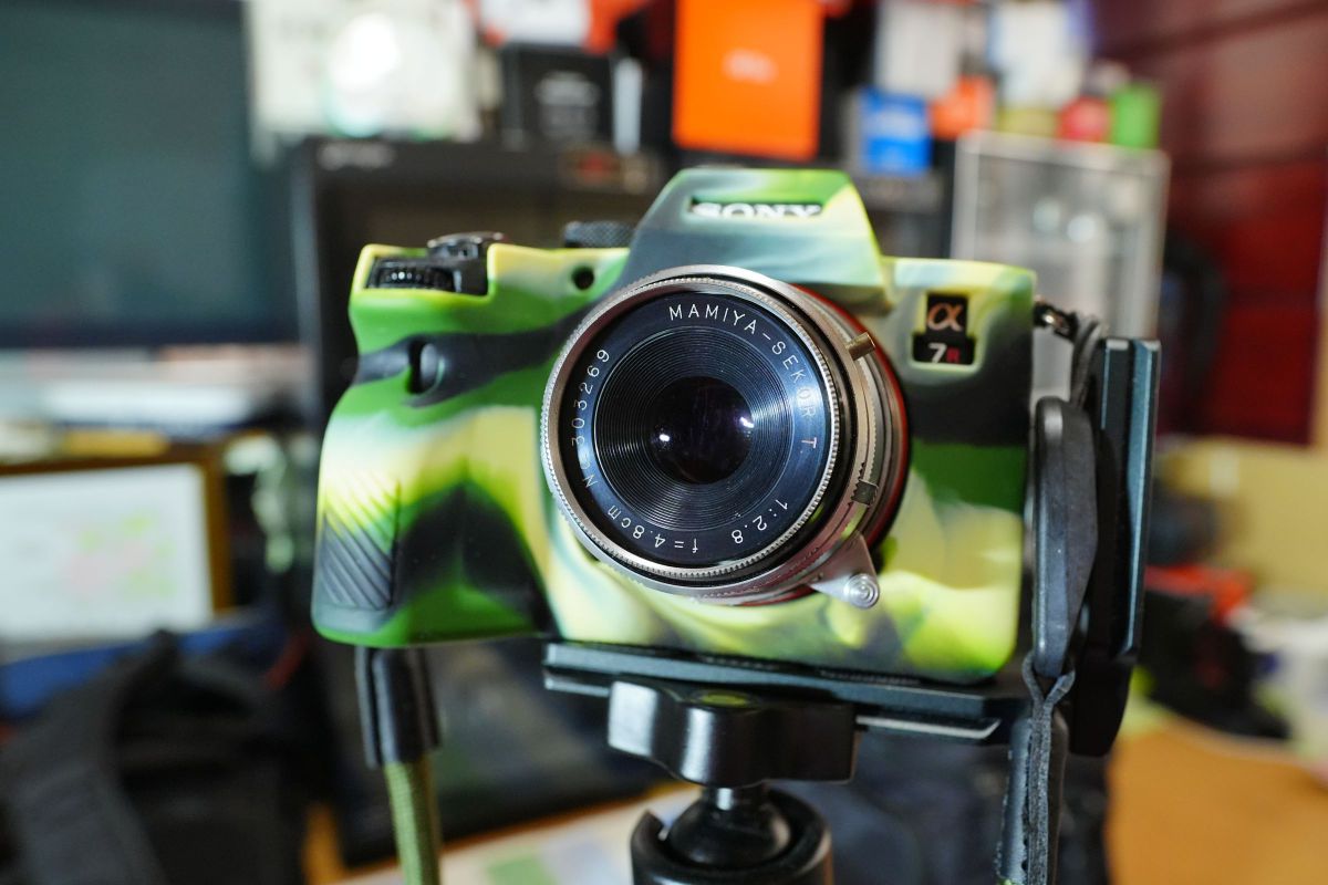 MAMIYA 35S から引き抜いたレンズ。MAMIYA-SEKOR T.2.8/4.8cm | GANREF