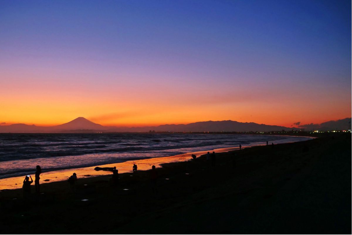 片瀬海岸夕景。 | GANREF