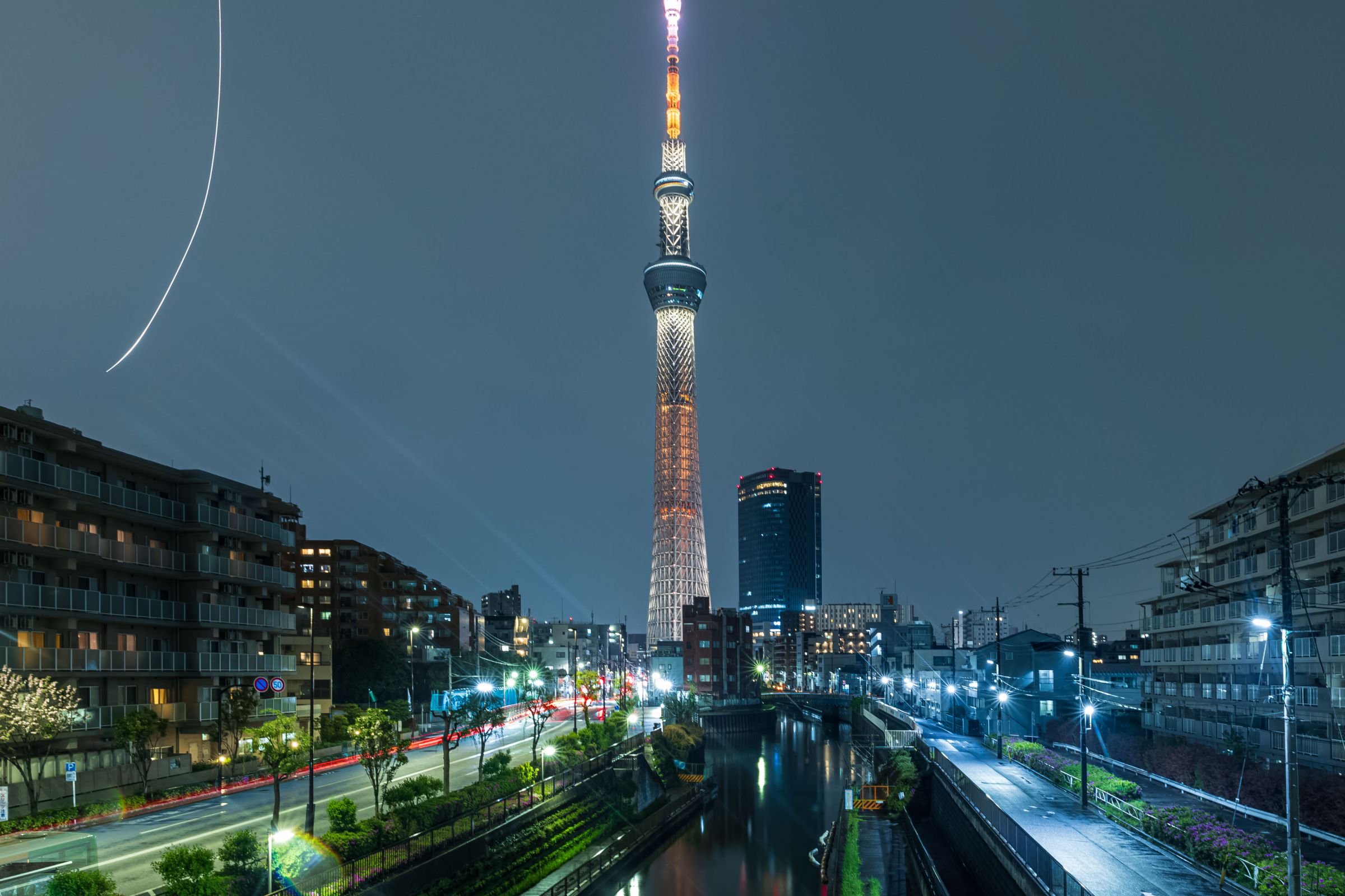 雨夜のスカイツリー | GANREF