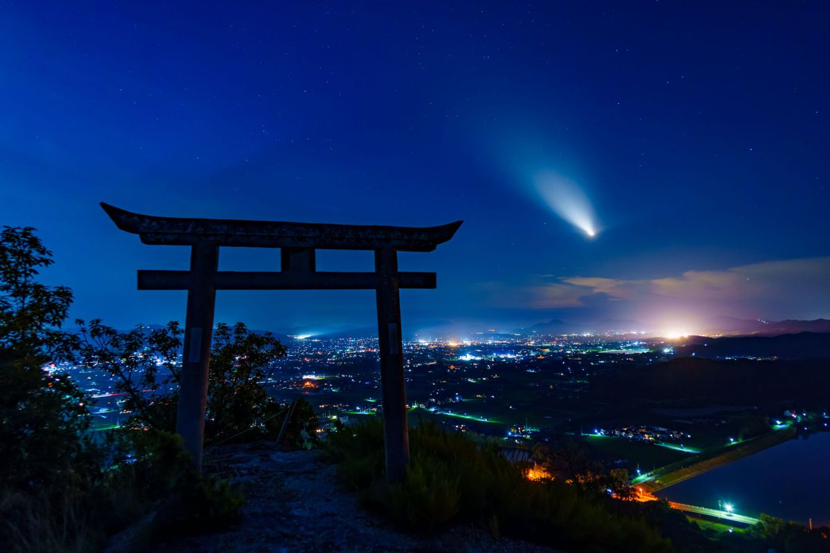 鳥居ステージ MDAwMDA3MDQyNw_MC43MDMyNjEwMCA