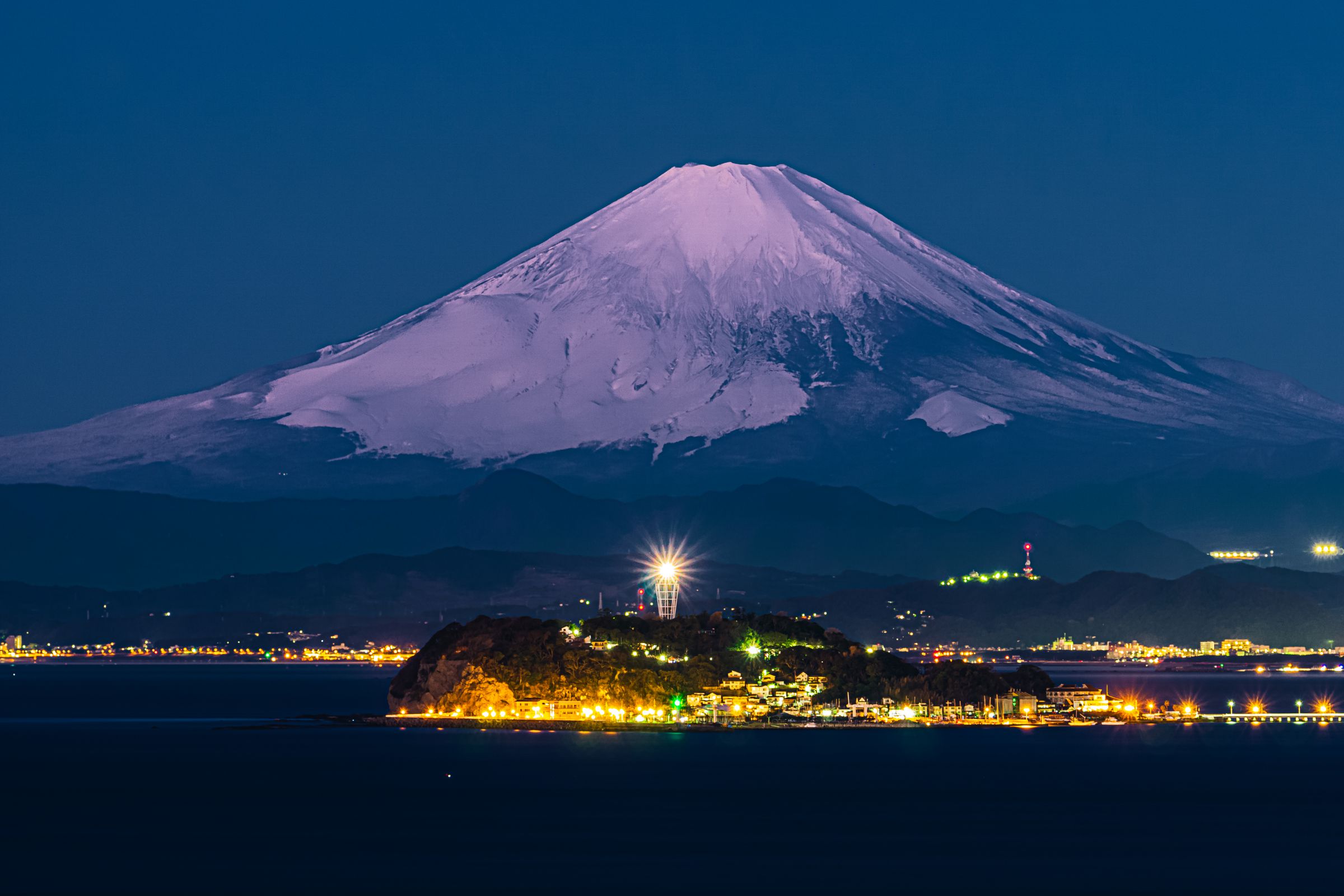 夕焼けの富士山と江ノ島のイメージ、富士山曼荼羅の一点 s-20190630105329361638.jpg