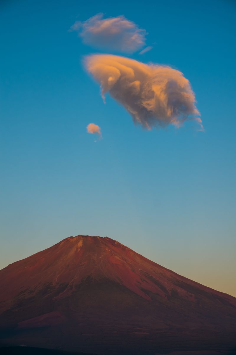 赤富士と不思議雲 自然 風景 山 Ganref 赤富士と不思議雲 自然 風景 山 Ganref