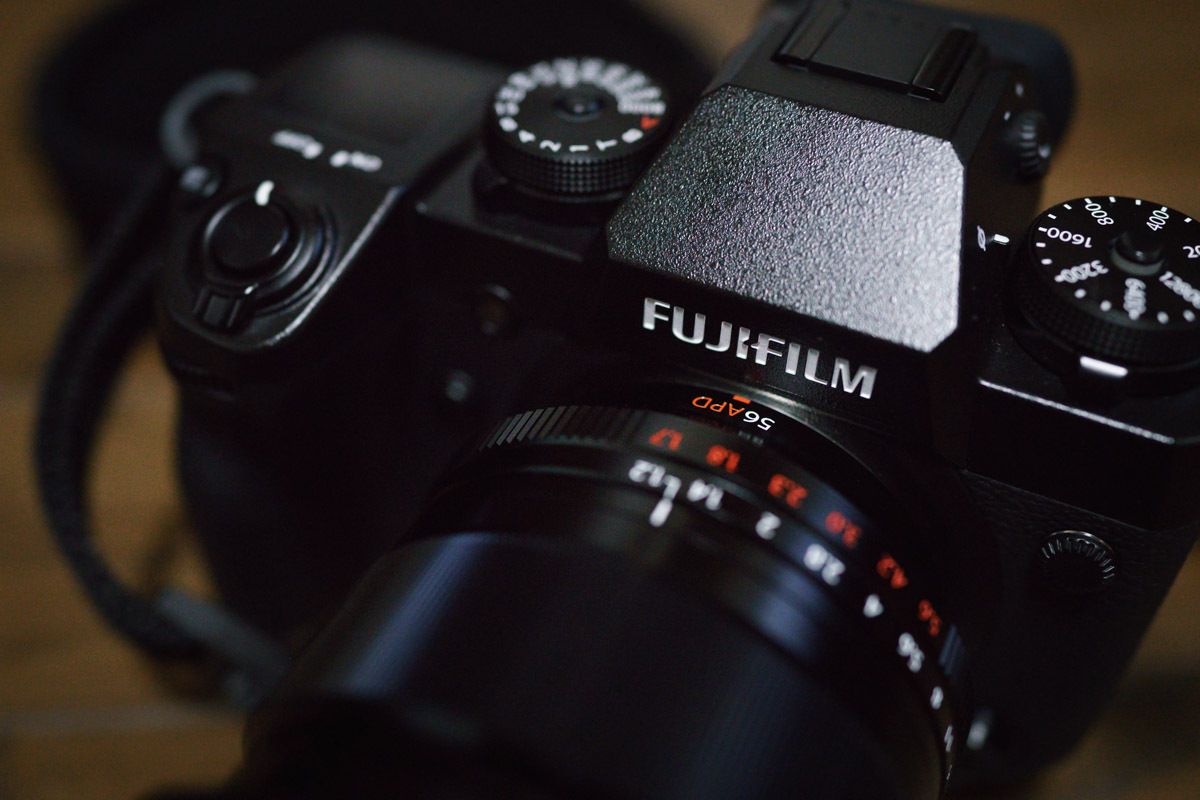 XF56mmF1.2 R] vs [XF56mmF1.2 R APD] | GANREF