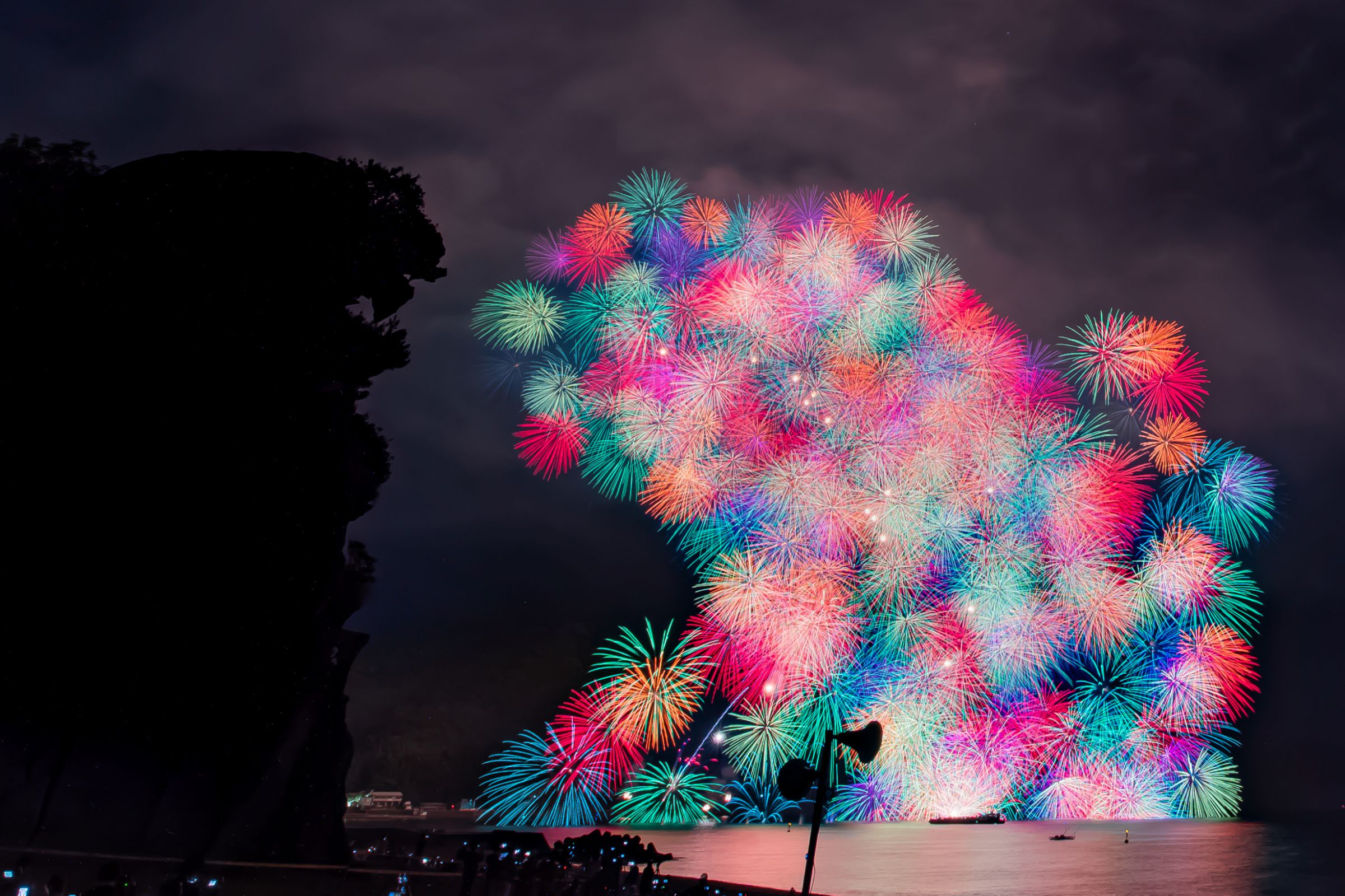 鬼ヶ城大仕掛け 彩色千輪菊 | GANREF