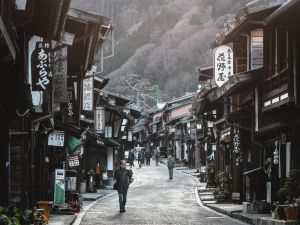 白飛び・黒つぶれ 気にするな 街並み・建物 > ビル・タワー GANREF