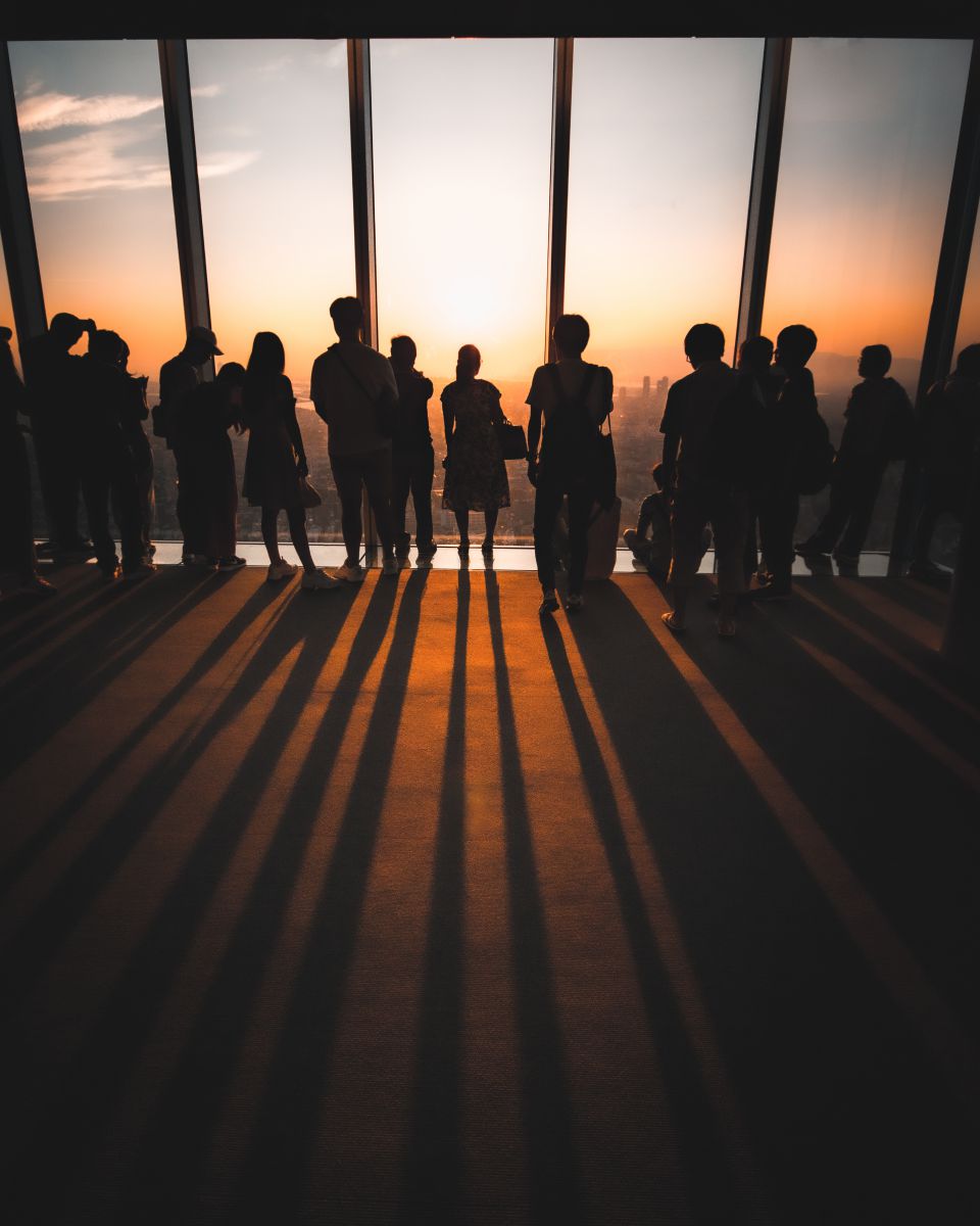 白飛び・黒つぶれ 気にするな  街並み・建物 ＞ ビル・タワー  GANREF