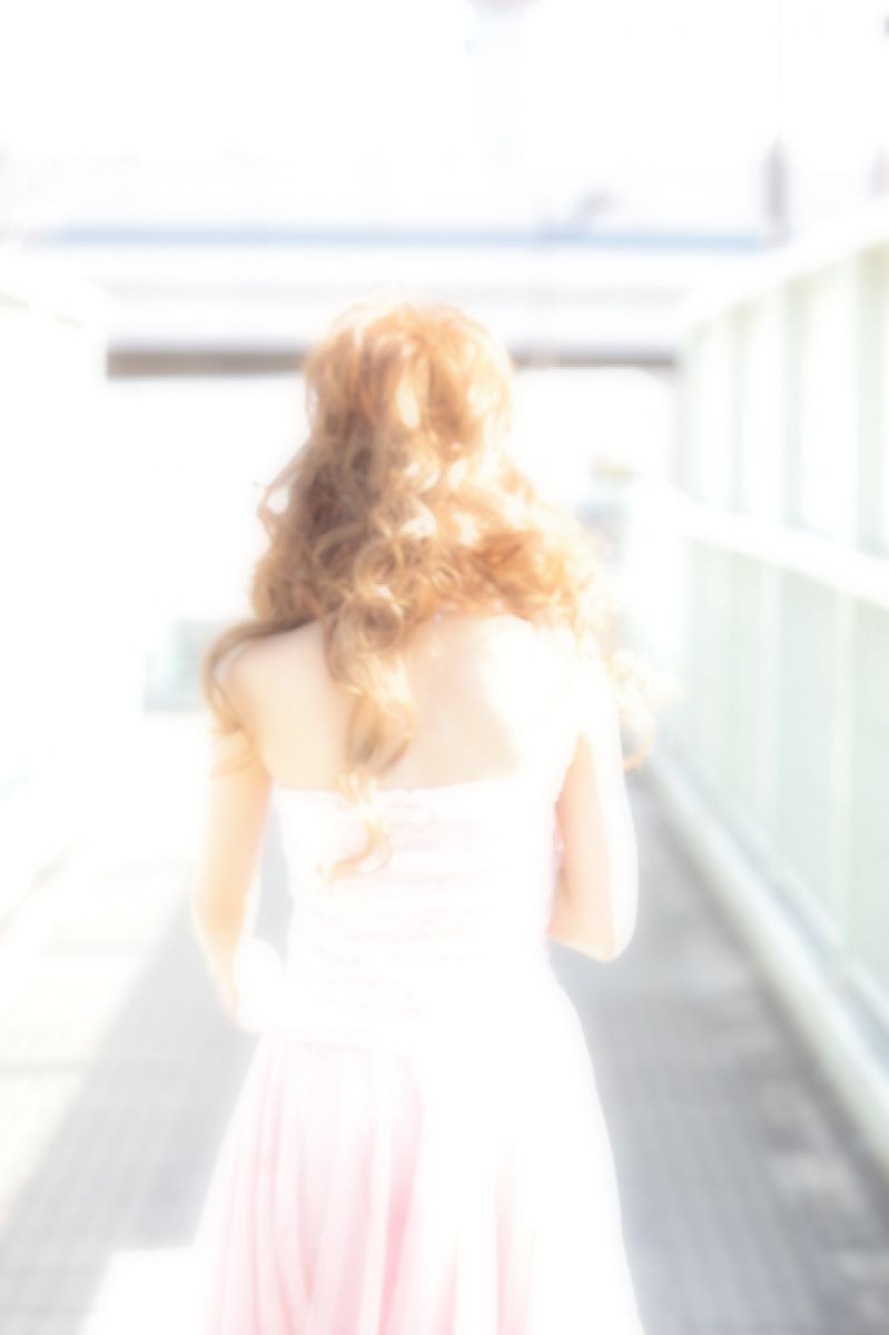 天使の背中 人物 女性 Ganref