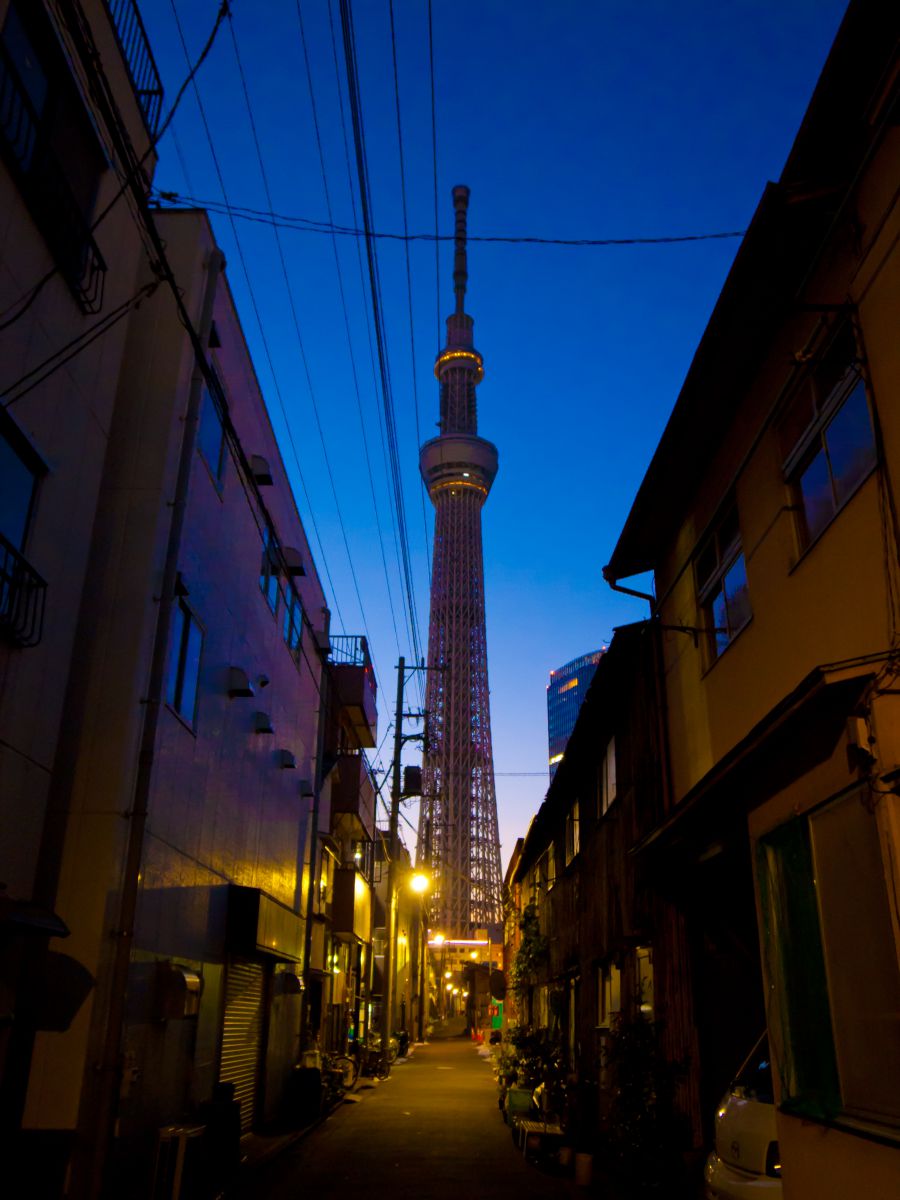 Tokyo Sky Tree 路地裏のスカイツリー 街並み 建物 ビル タワー Ganref