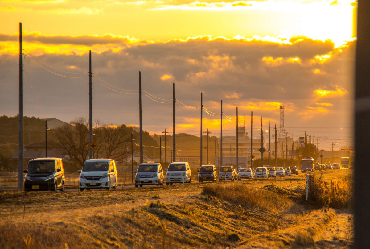 朝の通勤車 乗り物 交通 車 Ganref