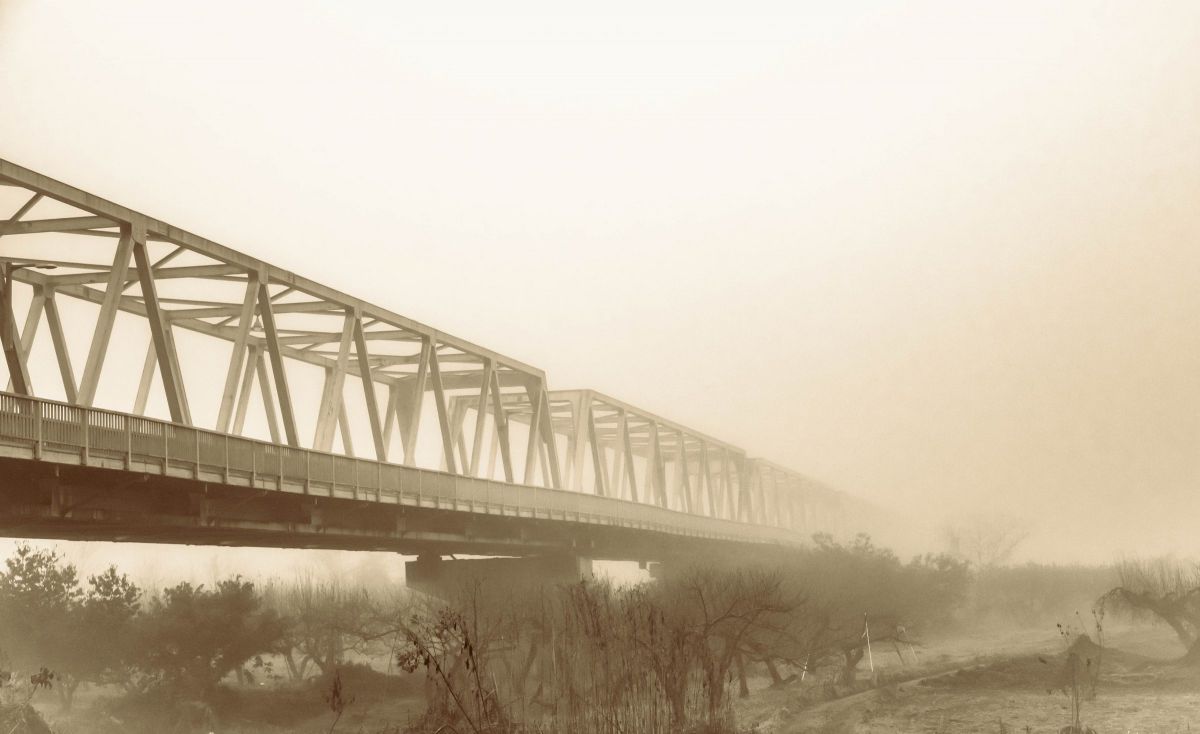 朝靄の中で | GANREF