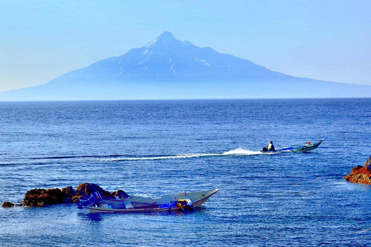 早朝のウニ漁 礼文島 自然 風景 海 Ganref