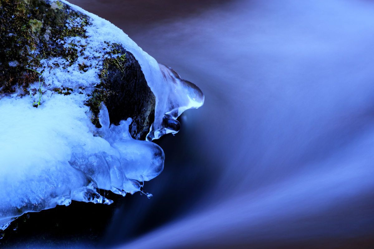 Flowing Blue | GANREF