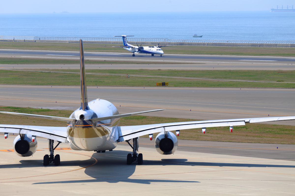 Sqとボンq 乗り物 交通 航空機 空港 Ganref