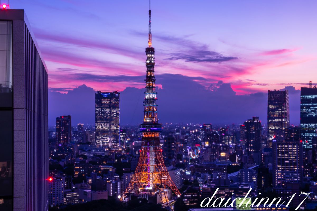 マジックアワーの東京タワー 街並み 建物 ビル タワー Ganref