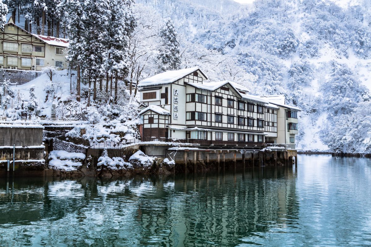 日本最後の秘境 自称 街並み 建物 店舗 Ganref