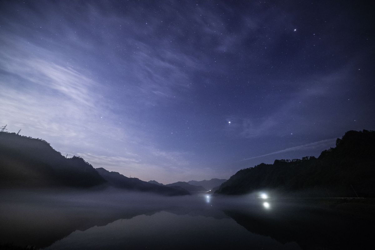 夜霧の只見湖 自然 風景 湖沼 Ganref 夜霧の只見湖 自然 風景 湖沼 Ganref