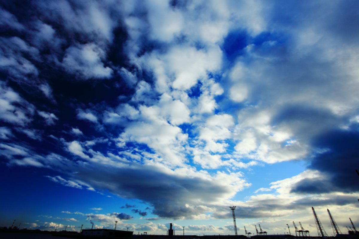 ディープスカイブルー 自然 風景 空 雲 Ganref