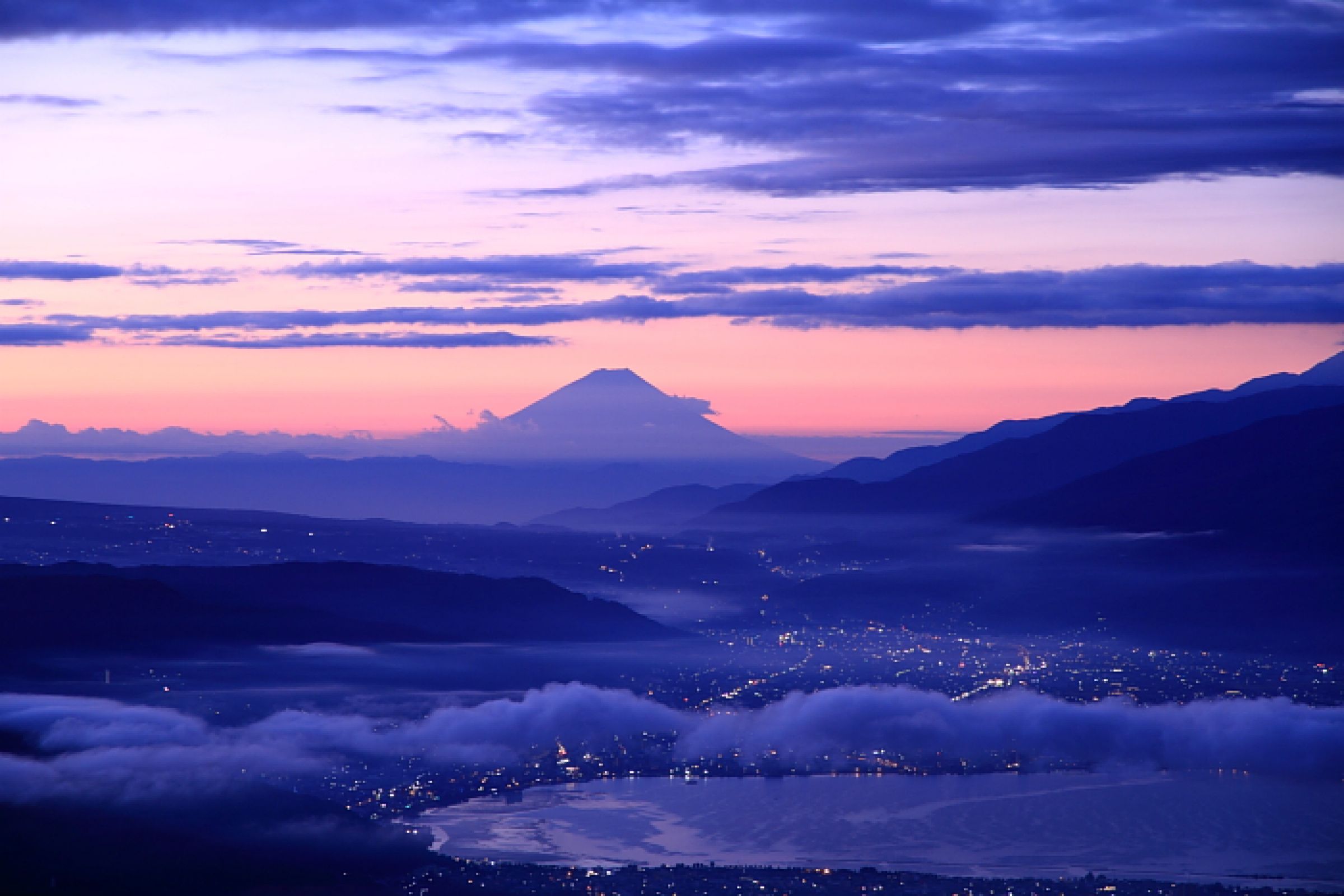 富士・雲海・諏訪湖の夜景 | GANREF