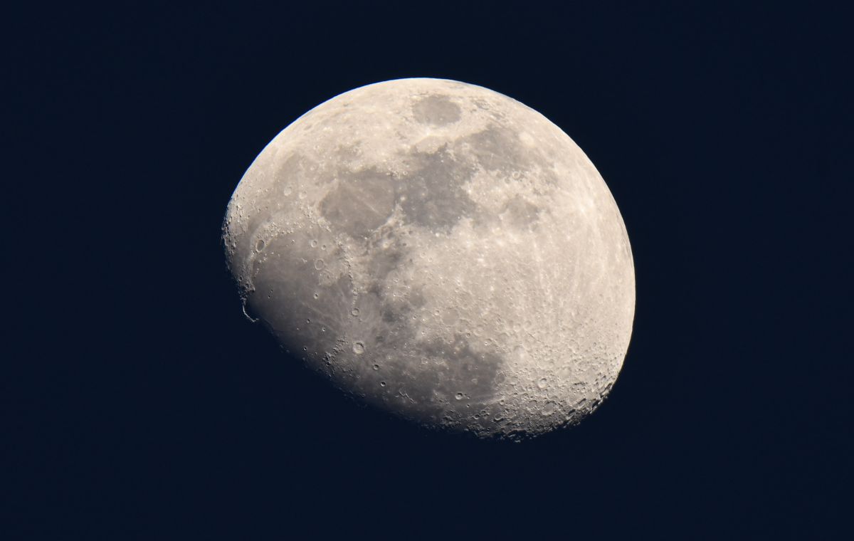 月面のクレーター 自然 風景 宇宙 天体 Ganref