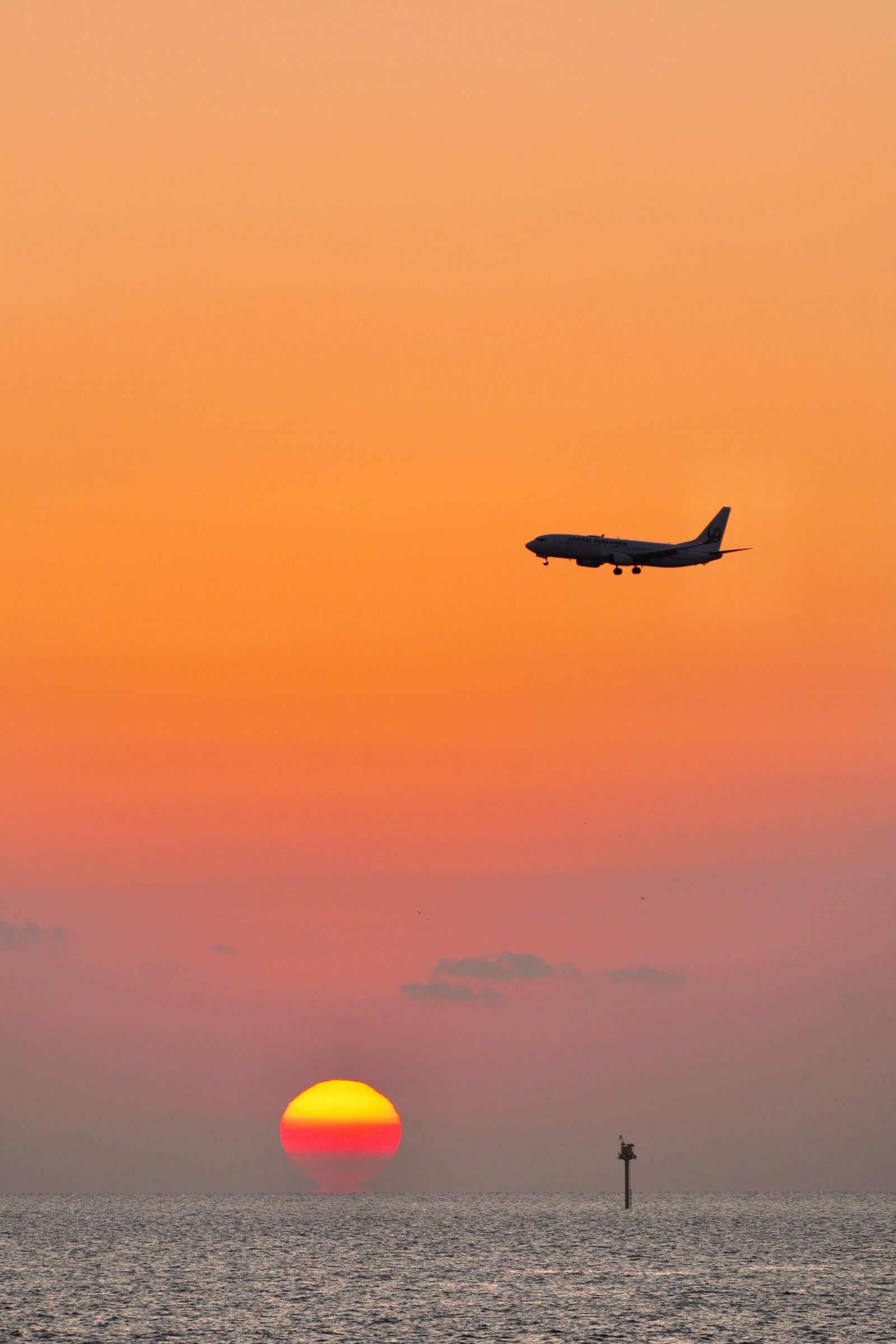 消え入る達磨夕日 | GANREF