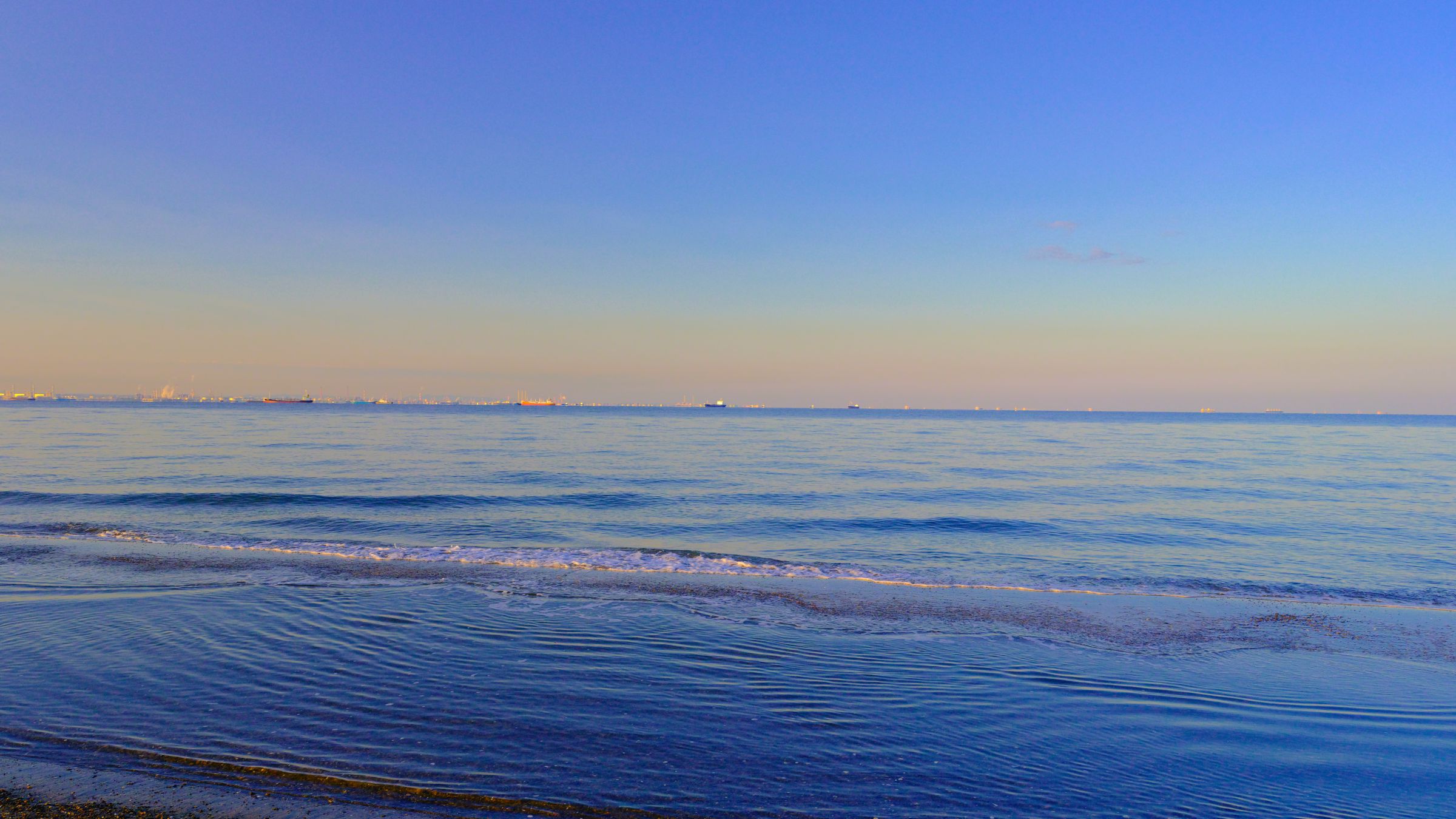 目の前が海 朝の海 | GANREF