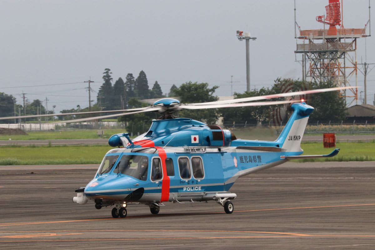 鹿児島県警察 航空隊 はやと Ja15kp 乗り物 交通 航空機 空港 Ganref