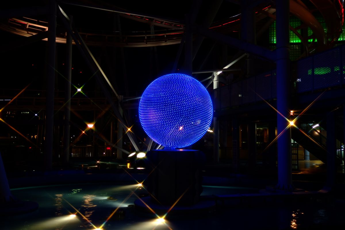 ミラーボール 街並み 建物 夜景 Ganref