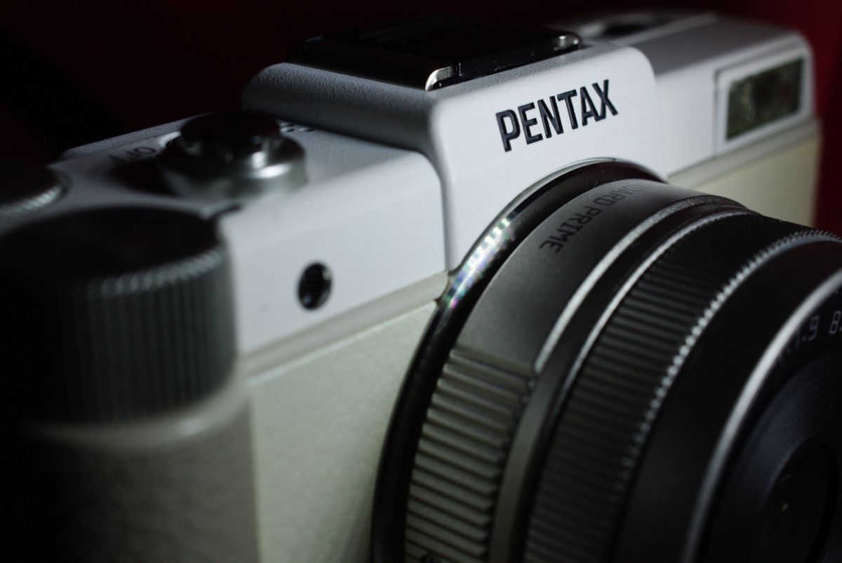 882ショット！□極上品□ PENTAX Q7 ボディ ホワイト/ブラウン 