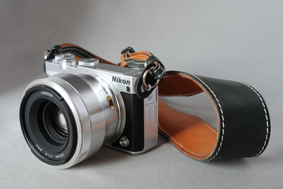 Nikon 1 J5 レビュー】 #02 ストラップ選び | GANREF