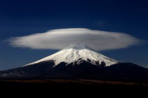 富士山頂の雲 d55f038bc22d51f22be17fd394a602
