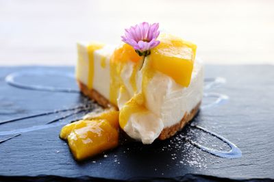 ごろっとマンゴーのレアチーズケーキ