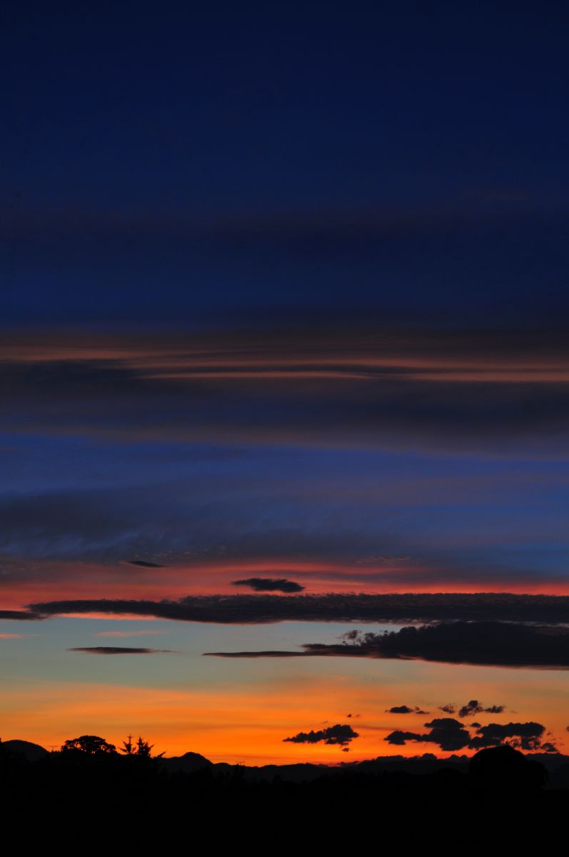 色の付け方を間違えた夕焼け 自然 風景 空 雲 Ganref 色の付け方を間違えた夕焼け 自然 風景 空 雲 Ganref